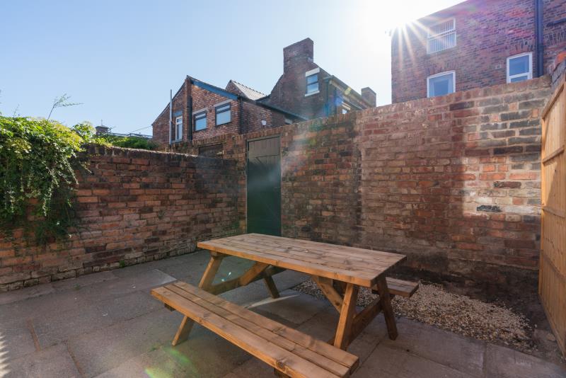 48 Woodcroft Road