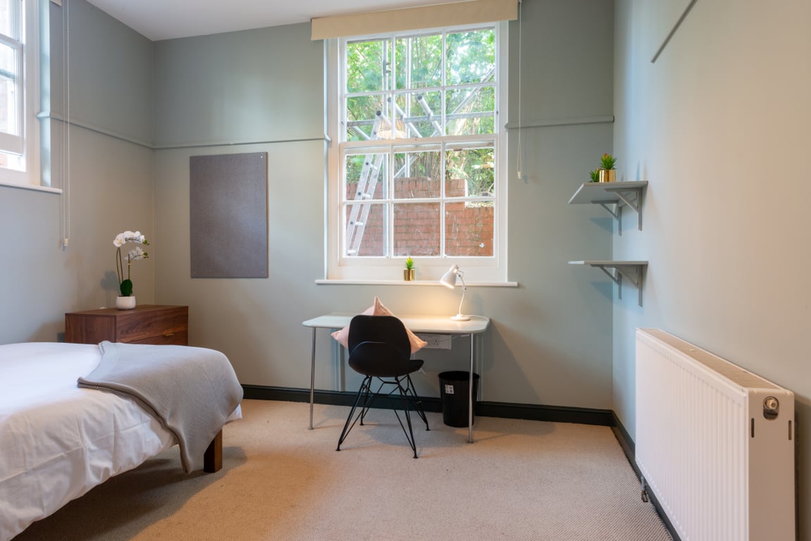 Flat X Bishop Blackall School