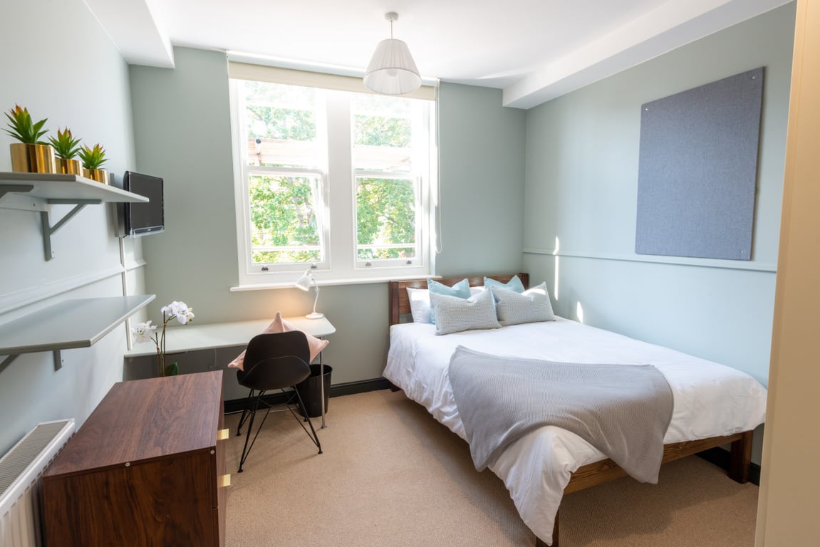 Flat M Bishop Blackall School