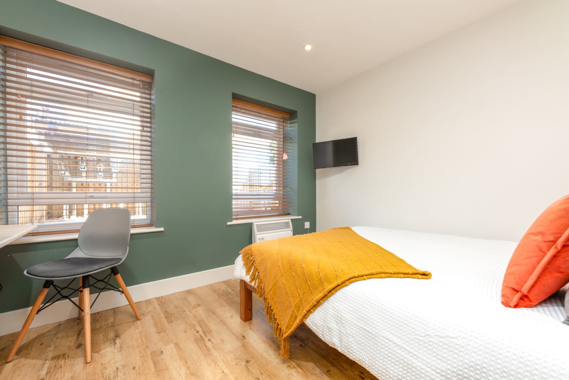 Flat 1, 124 Walter Road