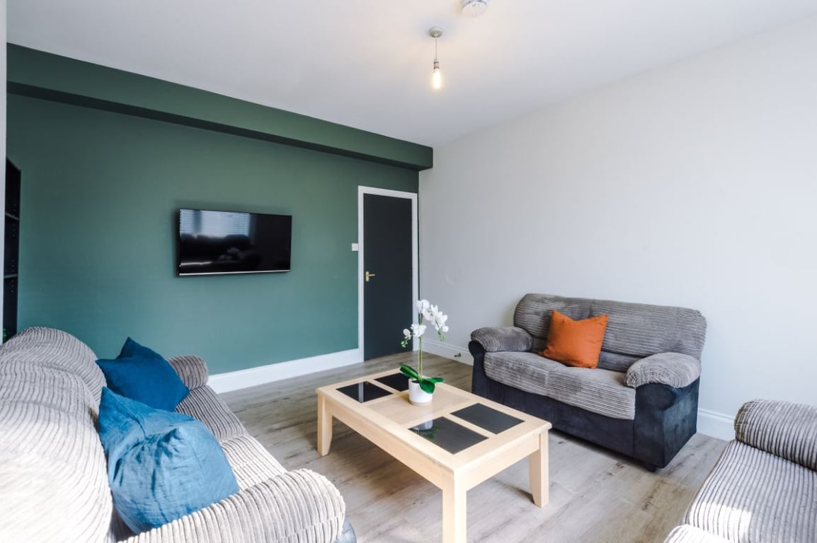 Flat C, 188 Heaton Park Road