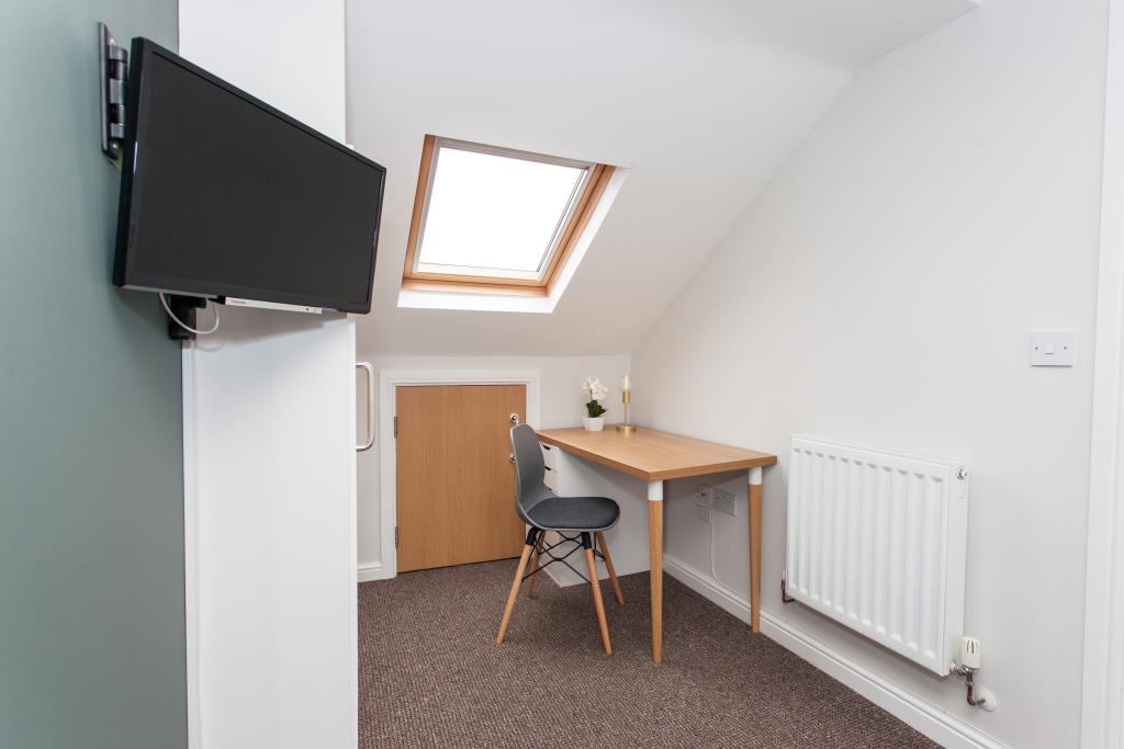 13 Rhymney Street