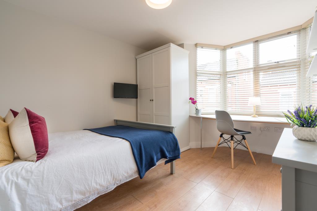 40 Derby Grove
