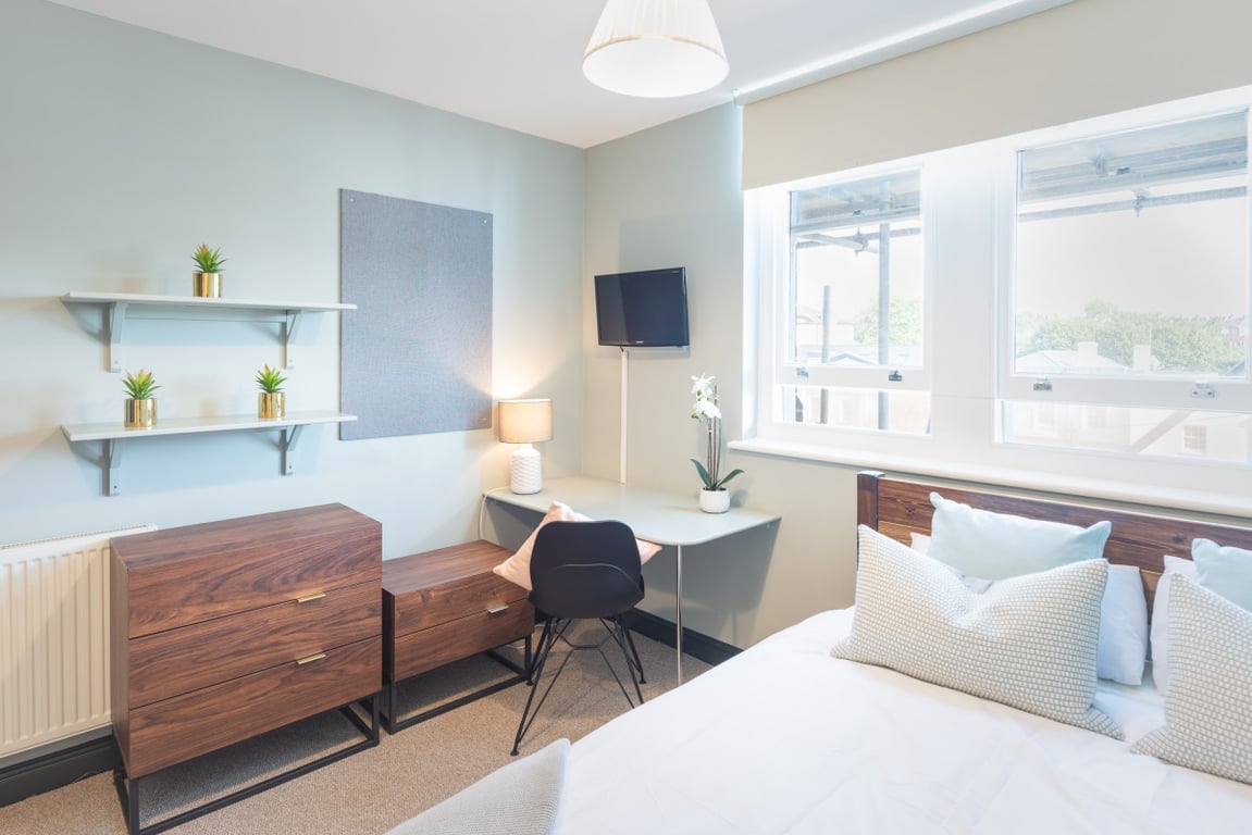 Flat L Bishop Blackall School