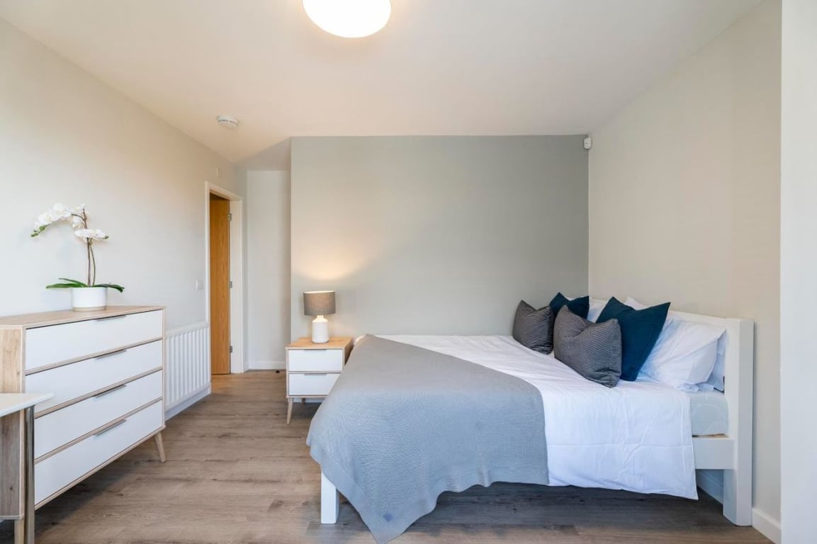 Flat 11 The Square, 1 Falconar Street