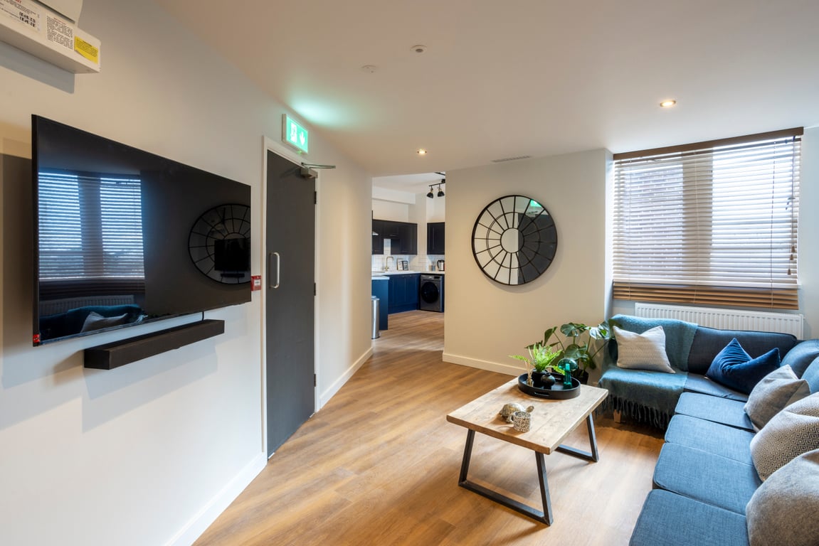 Flat 12, TW1X
