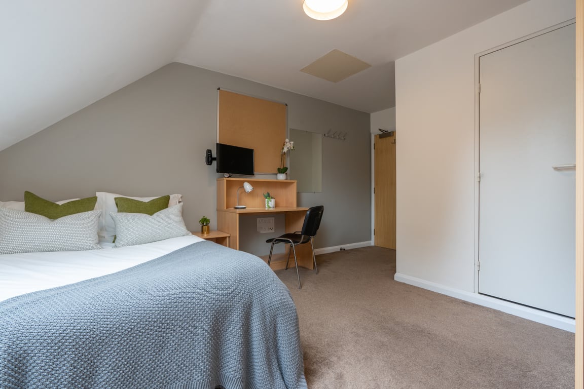 Flat 12, Hope Court