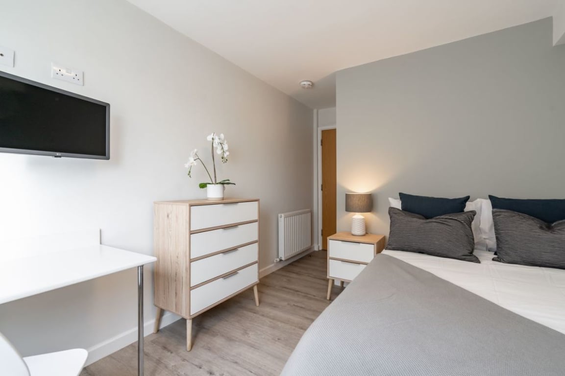 Flat 7 The Square, 1 Falconar Street