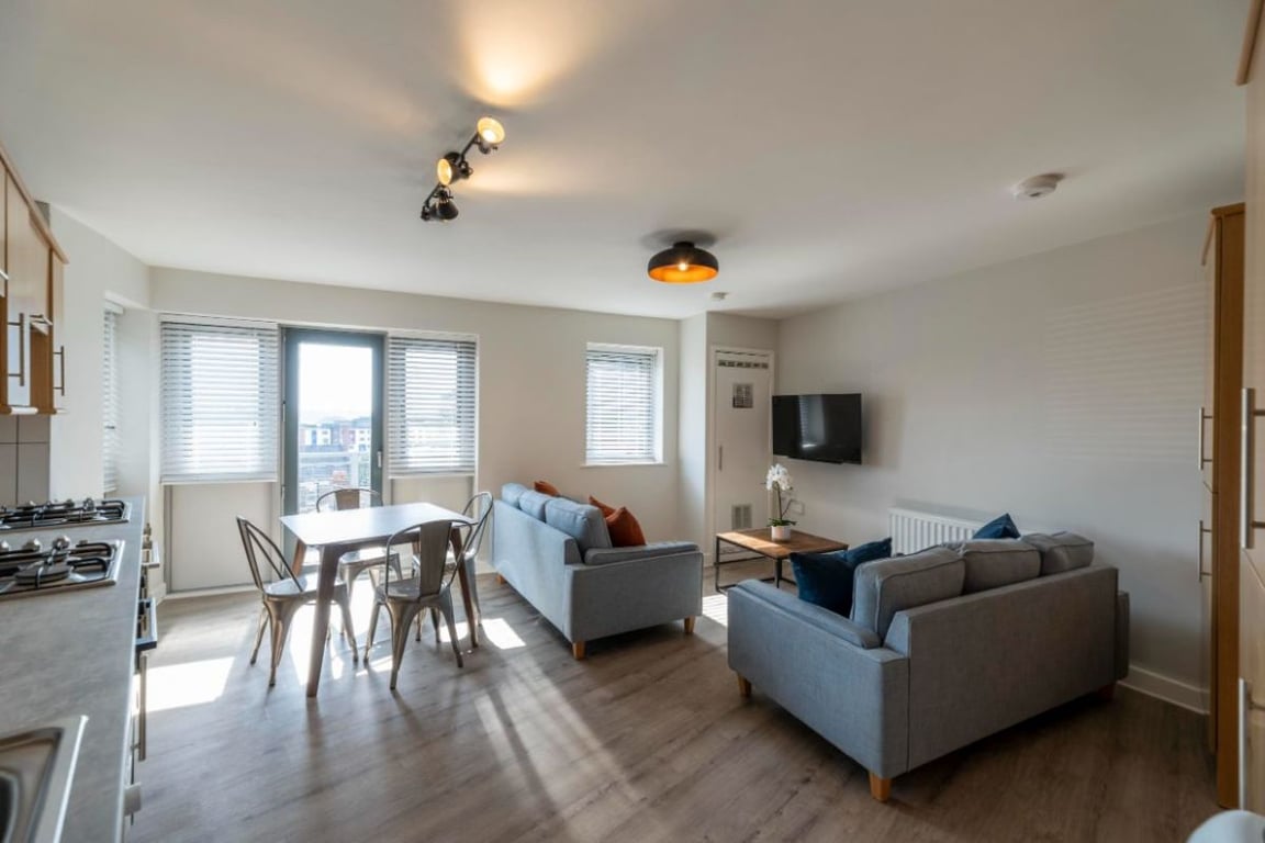 Flat 11 The Square, 1 Falconar Street