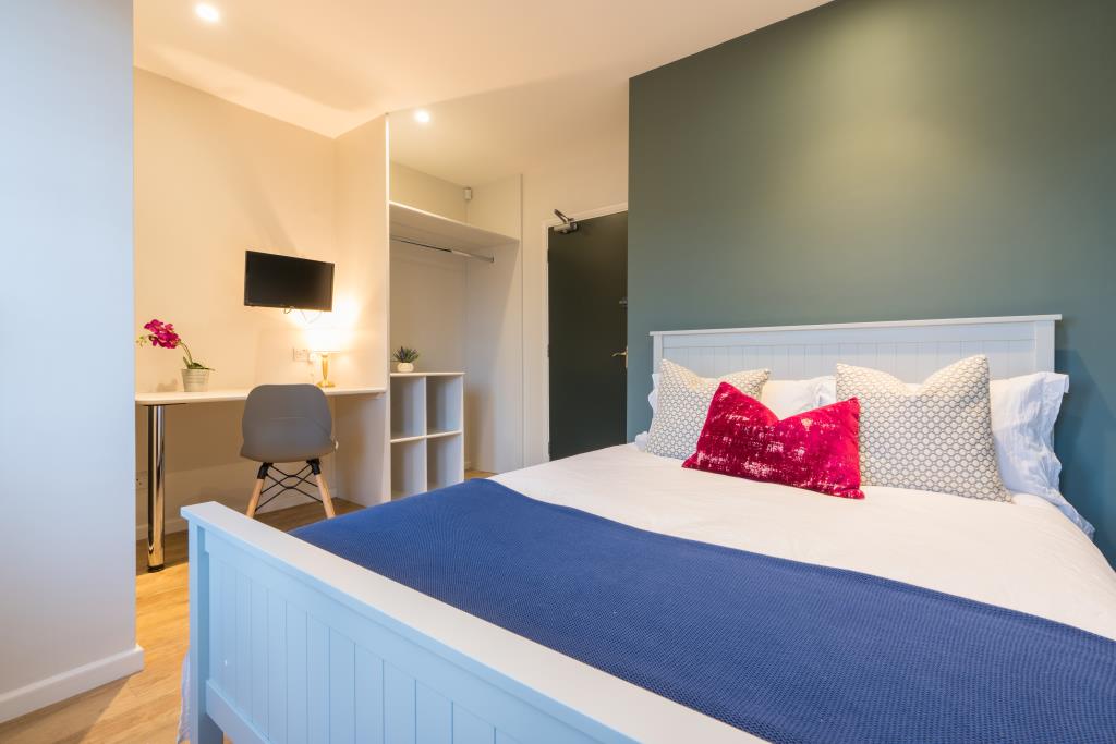 17b Larkdale Street