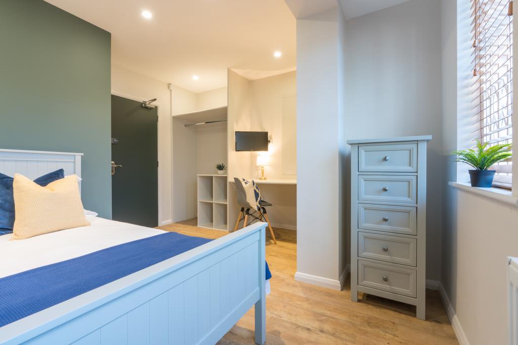15a Larkdale Street
