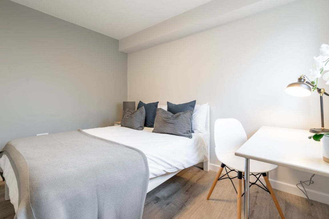 Flat 5 The Square, 1 Falconar Street