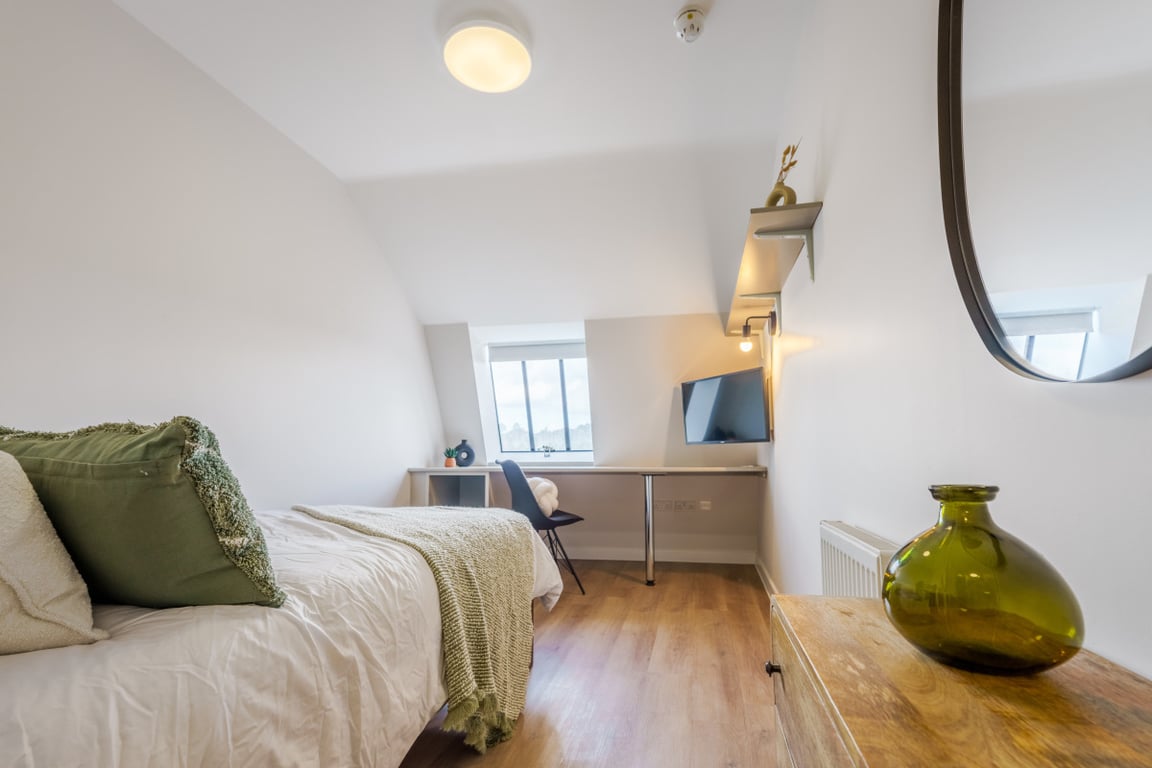 Flat 11, Isca Lofts