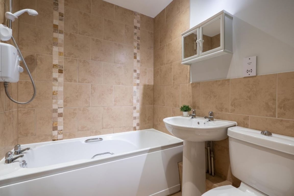 Flat 1 Shiners Yard, 123 Jesmond Road