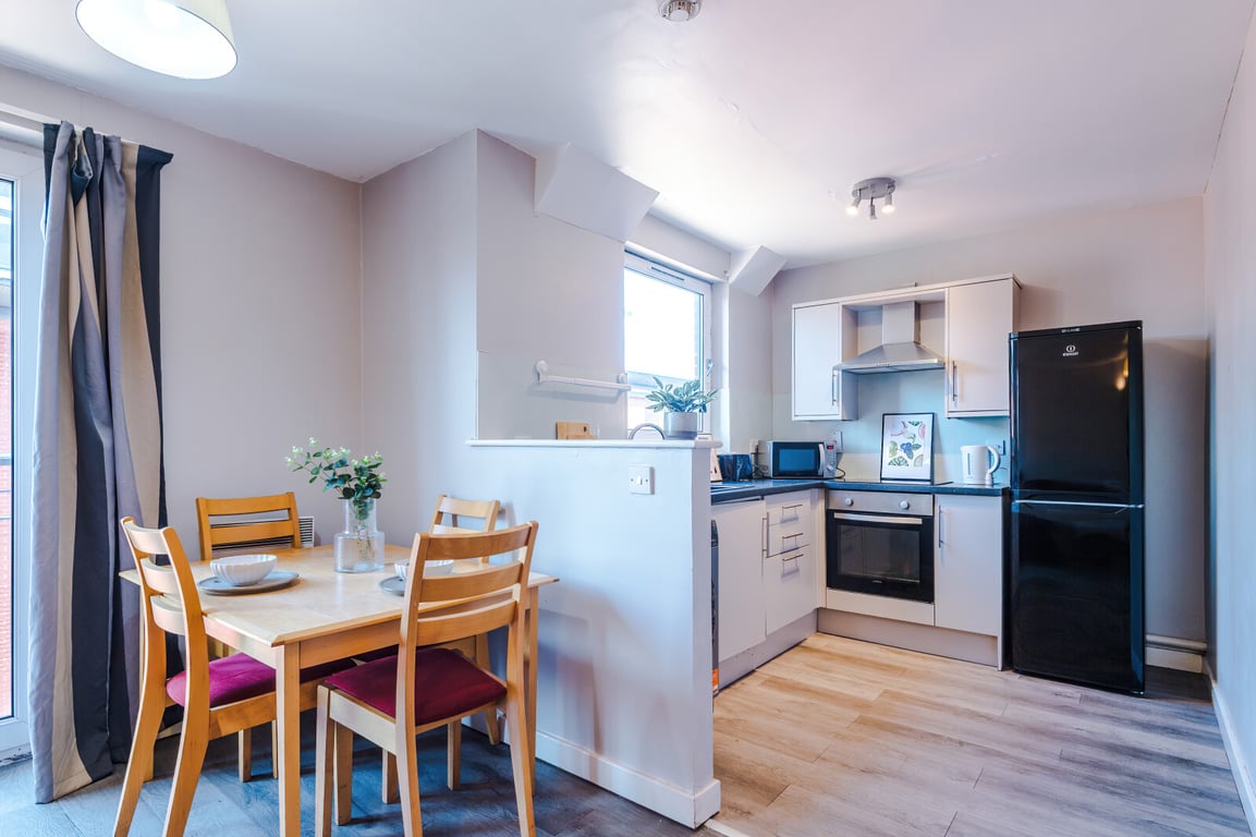 Flat 18, Mayfair Court
