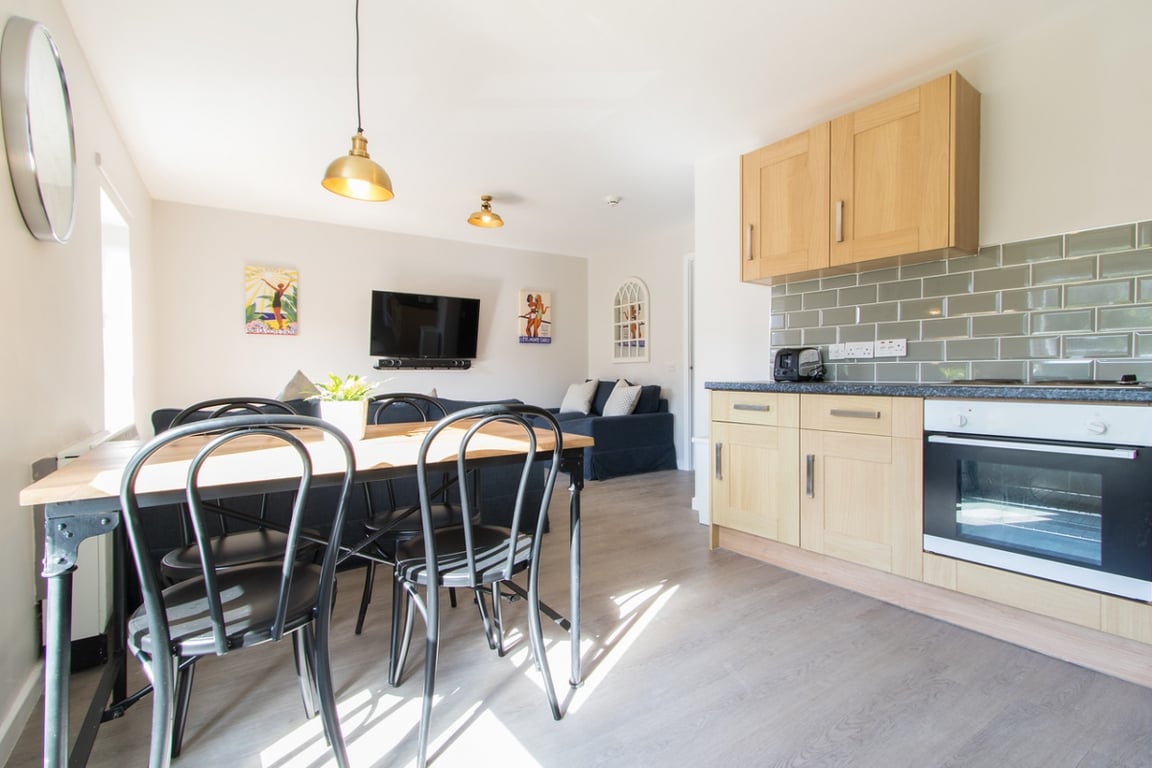 Flat 2, 7 Morrison Circus