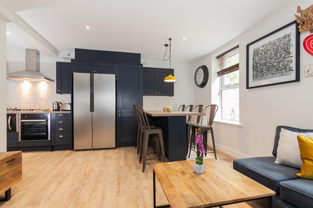 Flat 5, 42 Bankfield Road