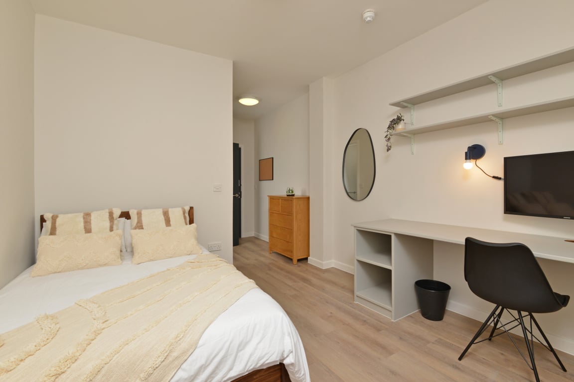 Flat 5, Isca Lofts