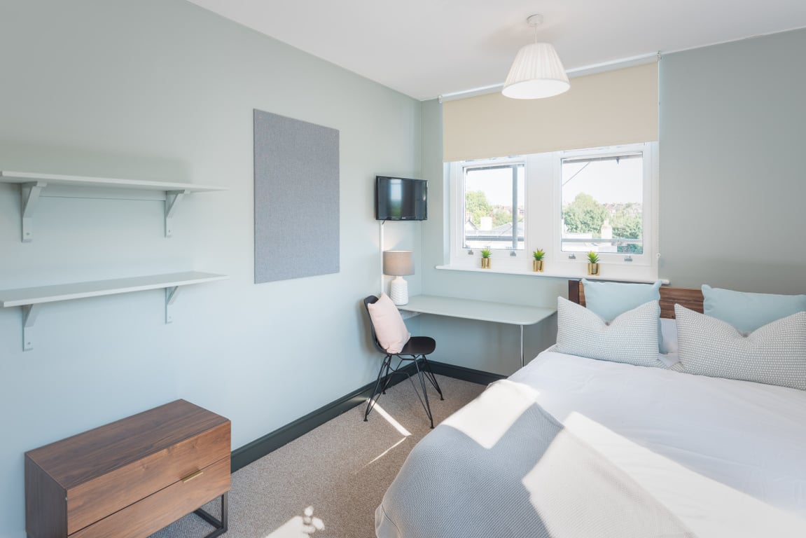 Flat L Bishop Blackall School