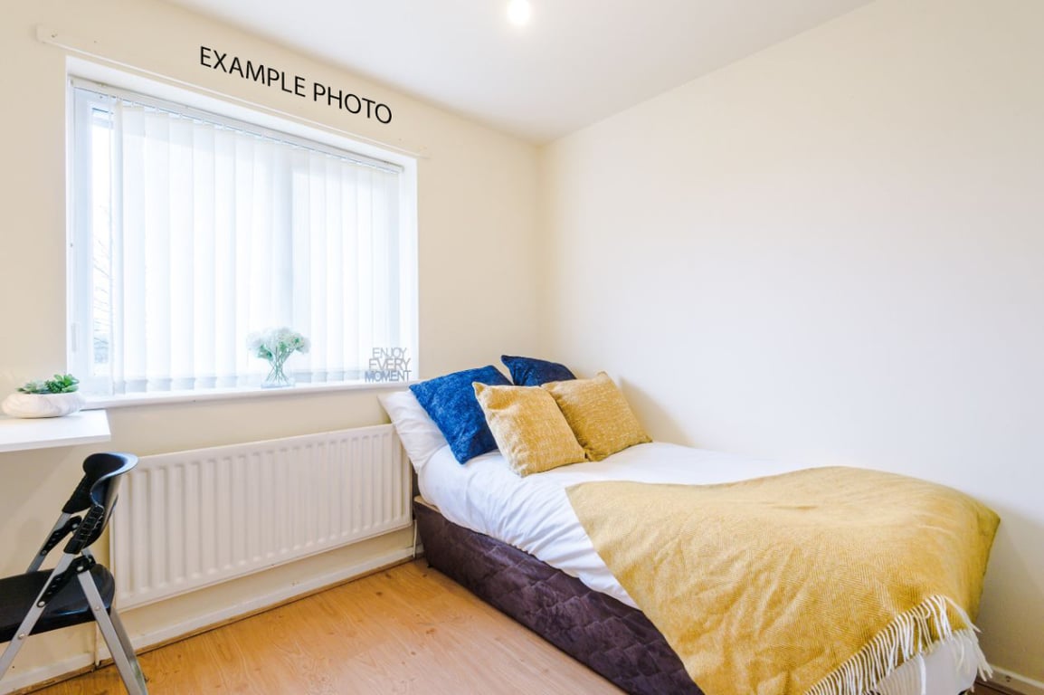 76 Lloyd Mansions