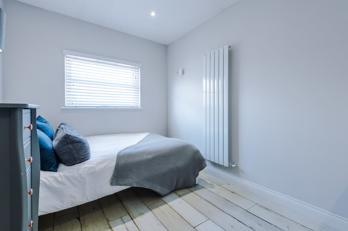 27 Woodcroft Road
