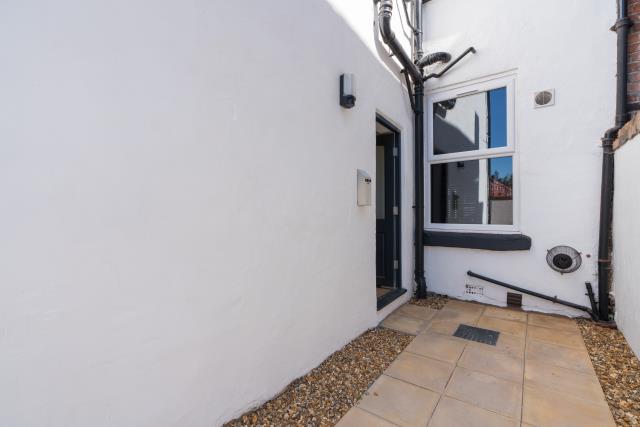 102 Lawrence Road