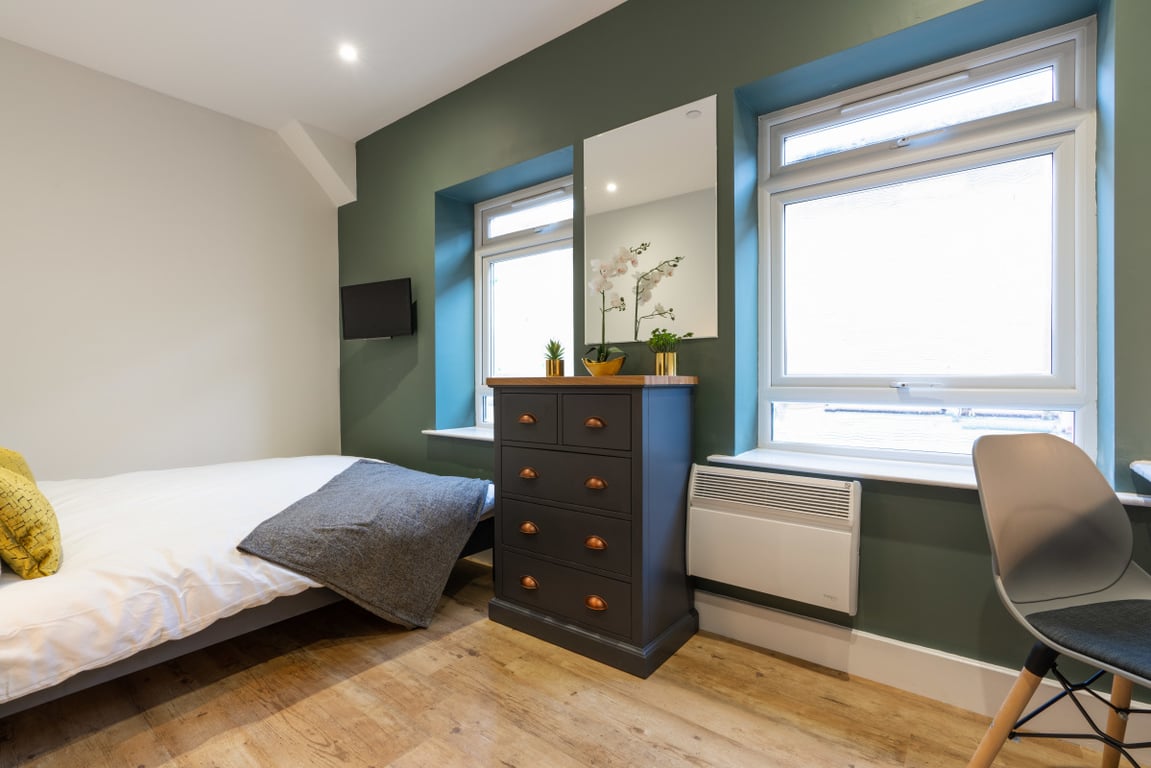 Flat 1, 125 Walter Road