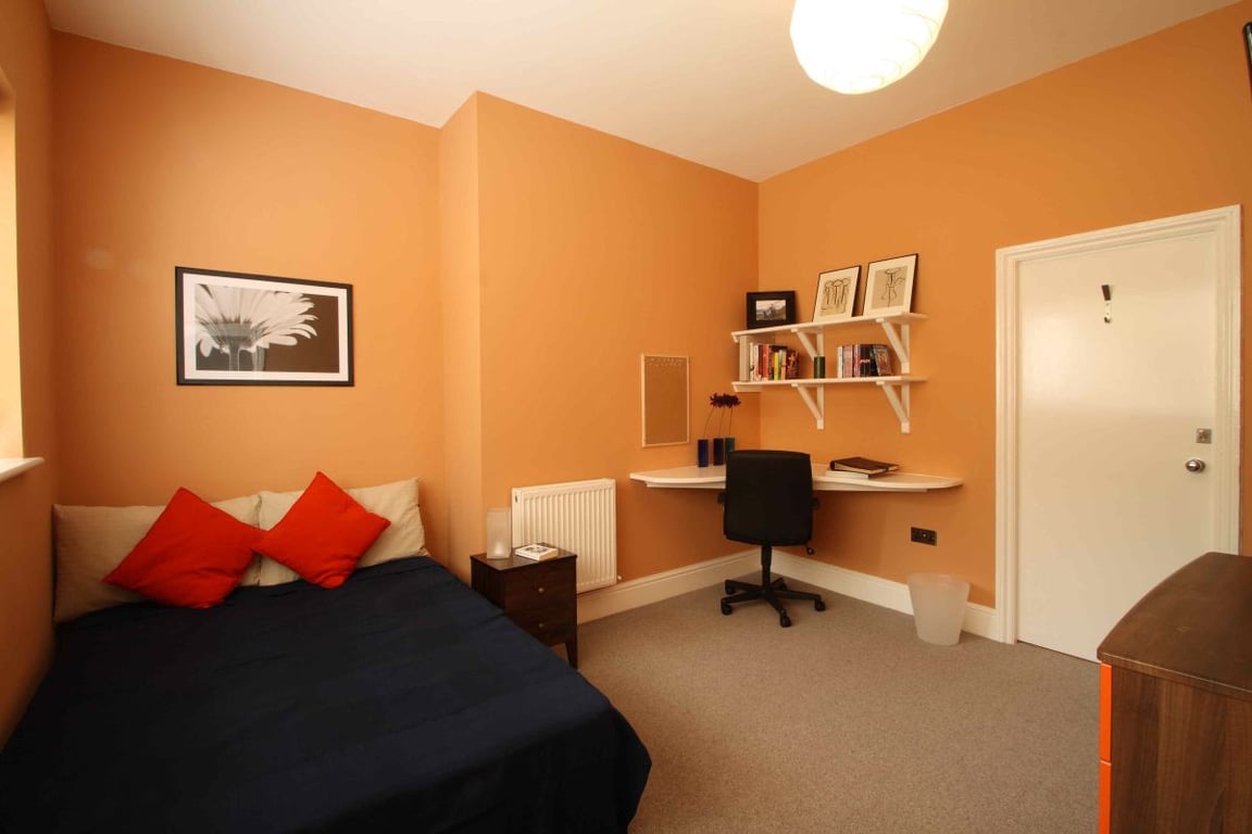Flat 1, 7a Waverley Street