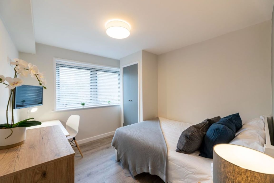 Flat 6 The Square, 1 Falconar Street