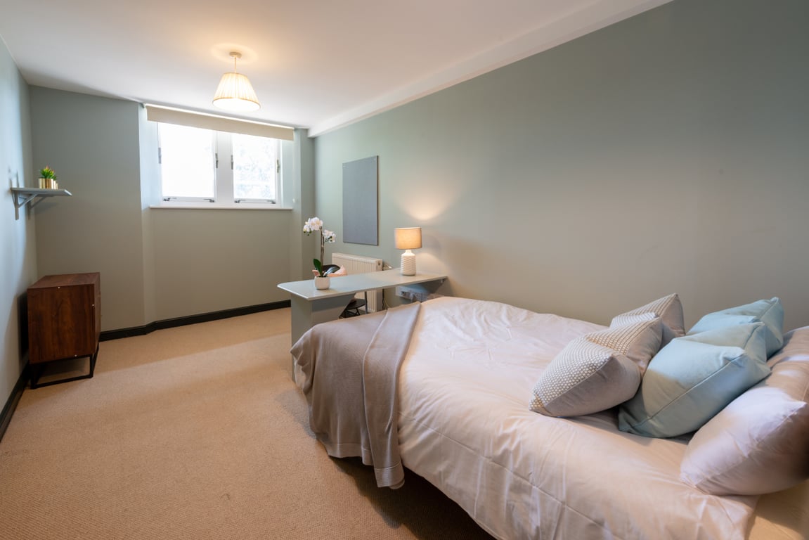 Flat E Bishop Blackall School
