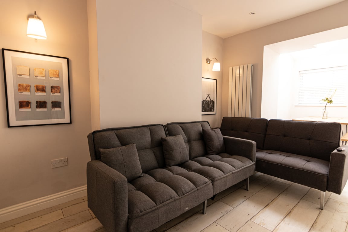 3 Gladstone Terrace