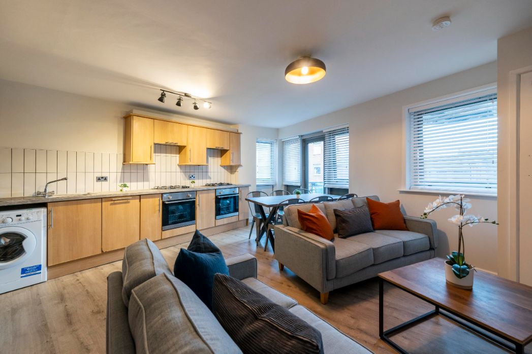 Flat 6 The Square, 1 Falconar Street