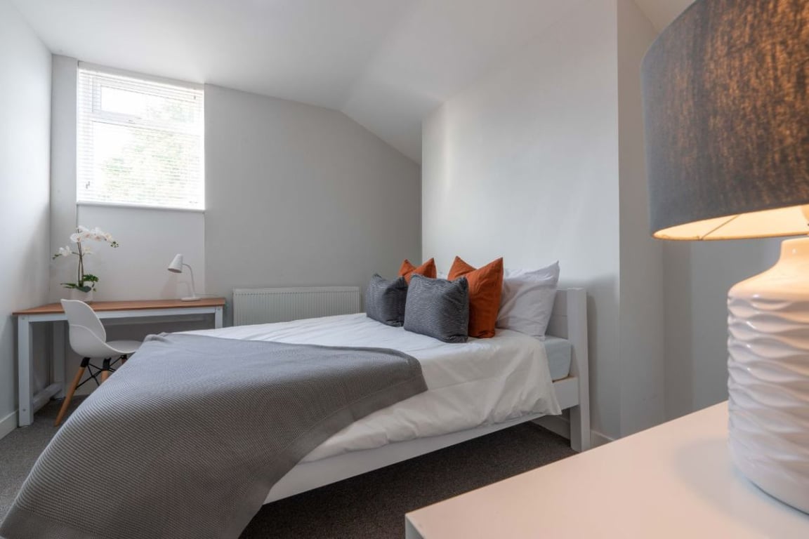 Flat D, 113 Portland Road