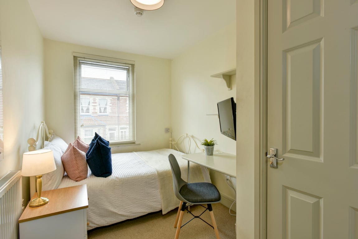 44 Manston Road