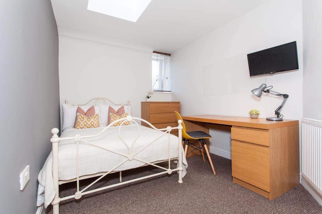 Flat 3, 28 Glynrhondda Street