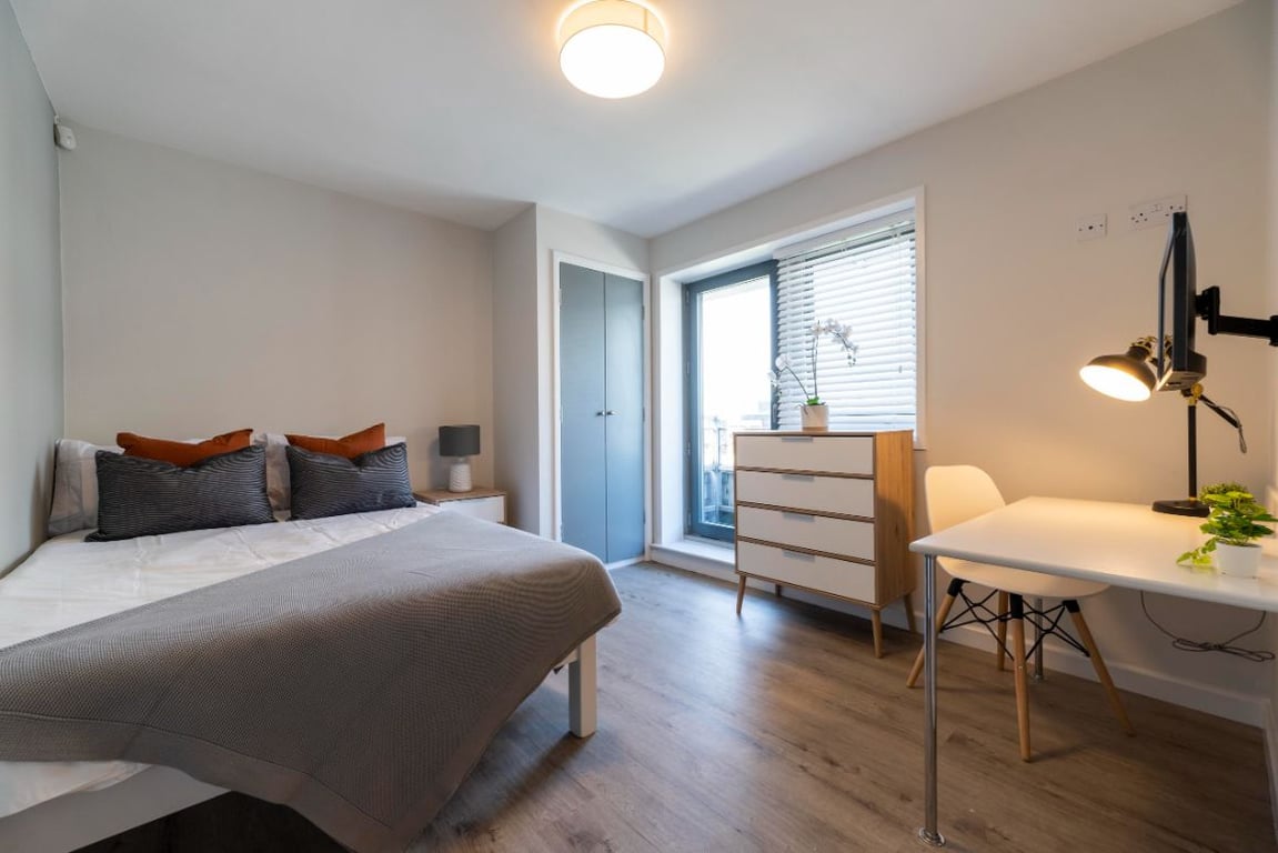 Flat 11 The Square, 1 Falconar Street