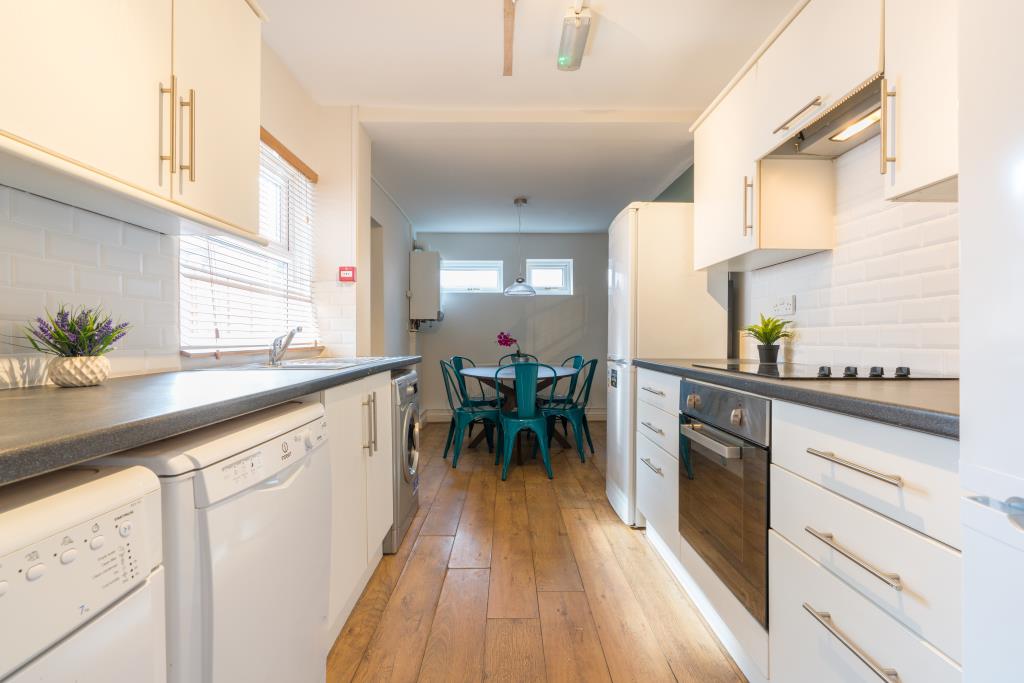 11 Balfour Road