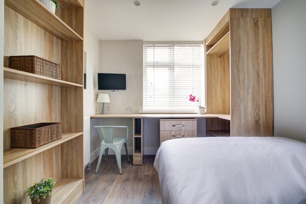 Flat G, Park View