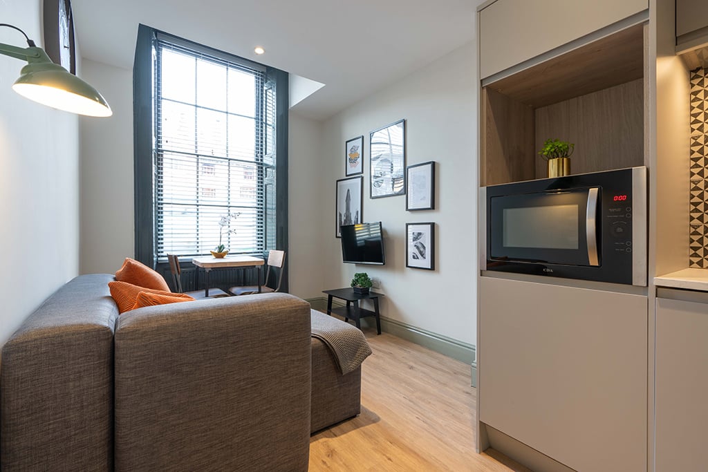 Flat 3, 76 Mount Pleasant