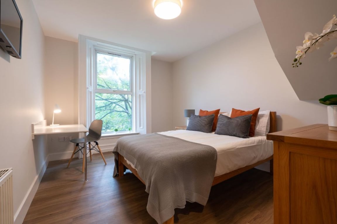 Flat 4 Linden House, 117-119 Jesmond Road