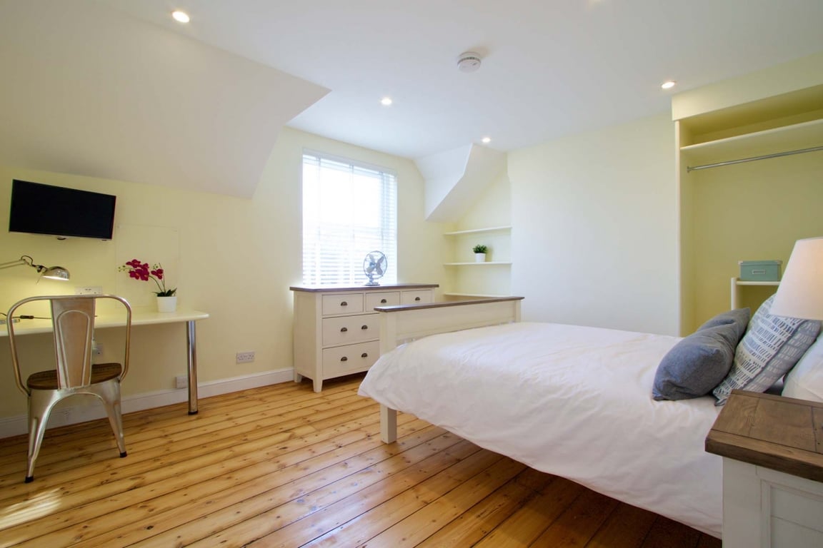 30 Newstead Grove