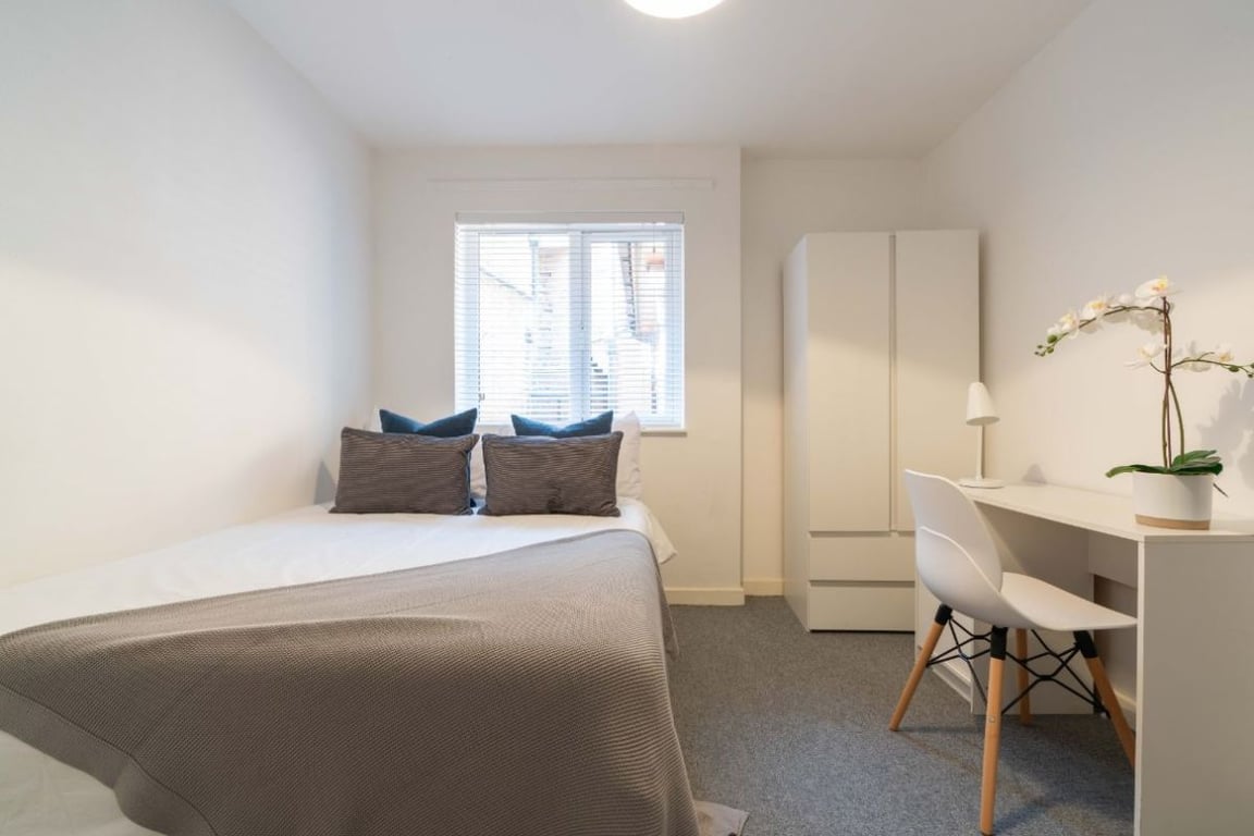 Flat B, 113 Portland Road