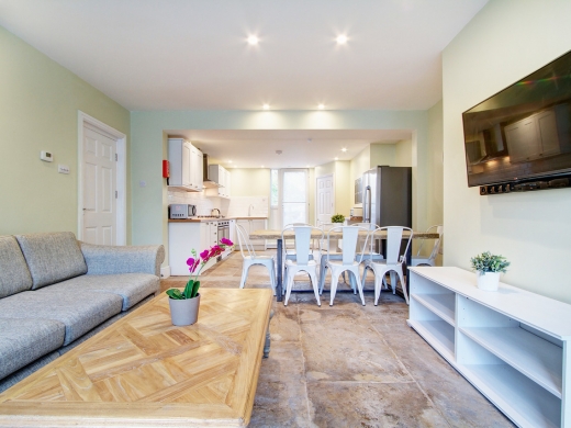 135 Hyde Park Road