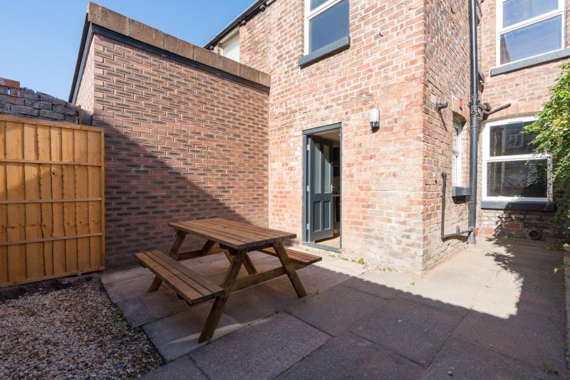 48 Woodcroft Road