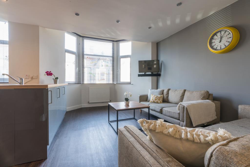 Flat 3, 28 Glynrhondda Street