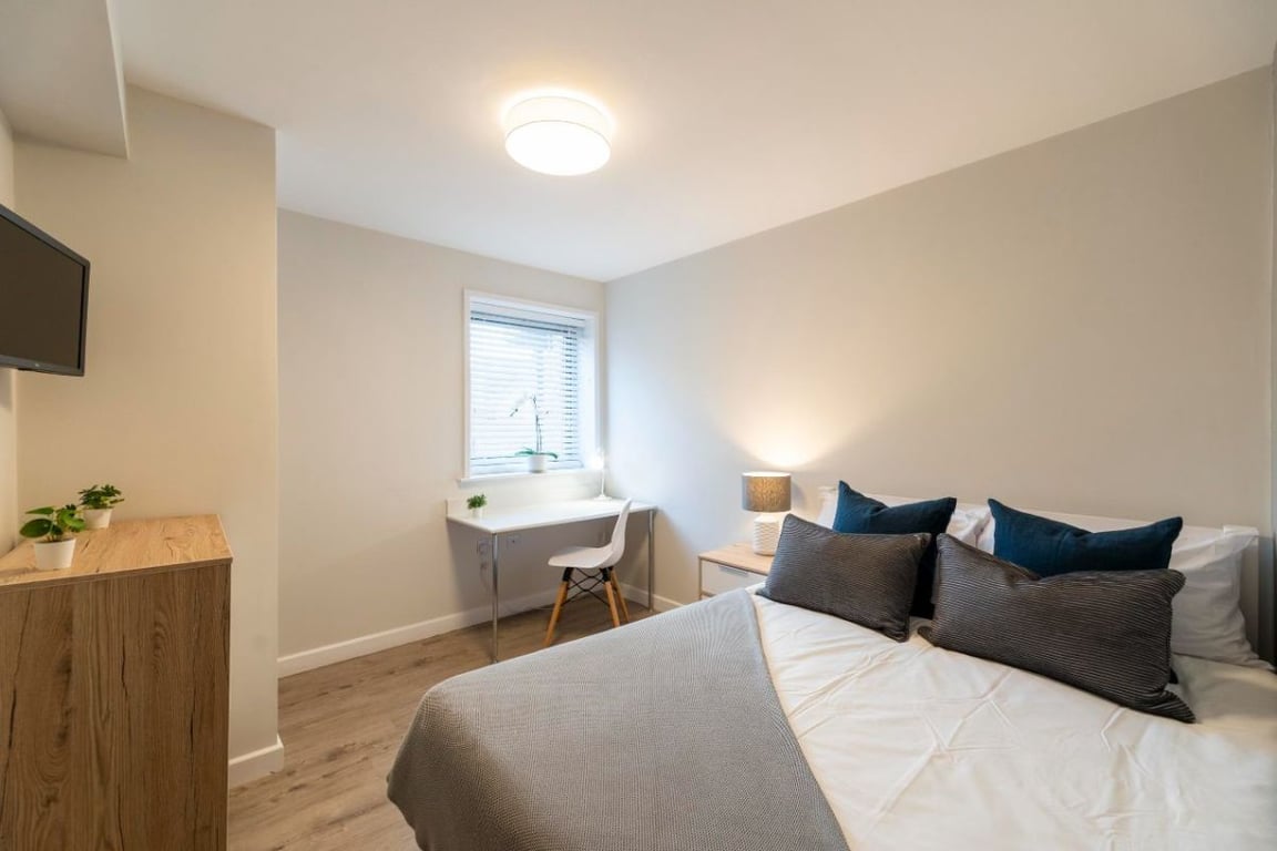 Flat 6 The Square, 1 Falconar Street
