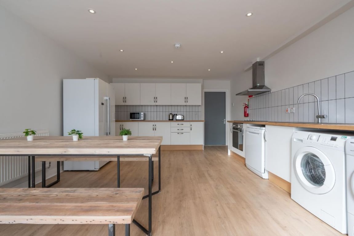 Flat A, 113 Portland Road