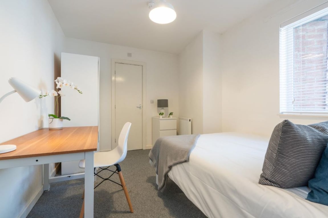 Flat B, 113 Portland Road