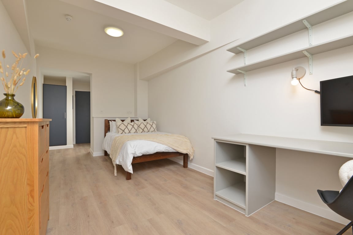Flat 8, Isca Lofts
