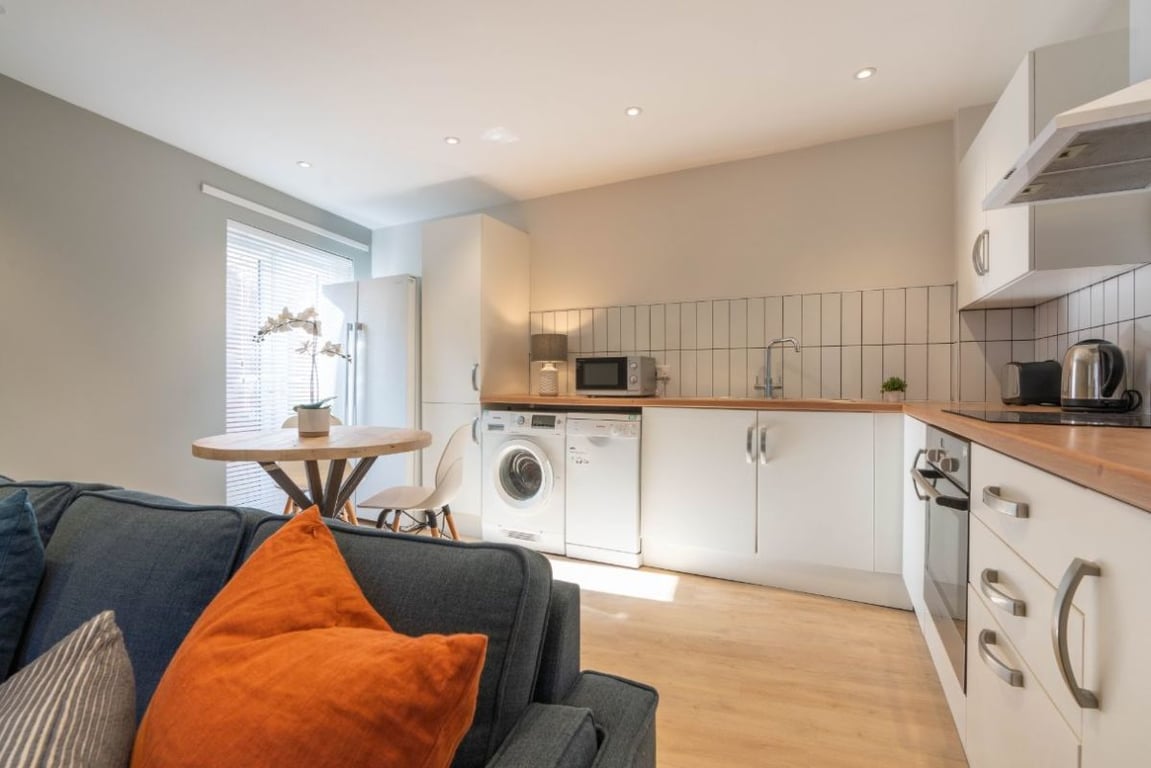 Flat C, 113 Portland Road